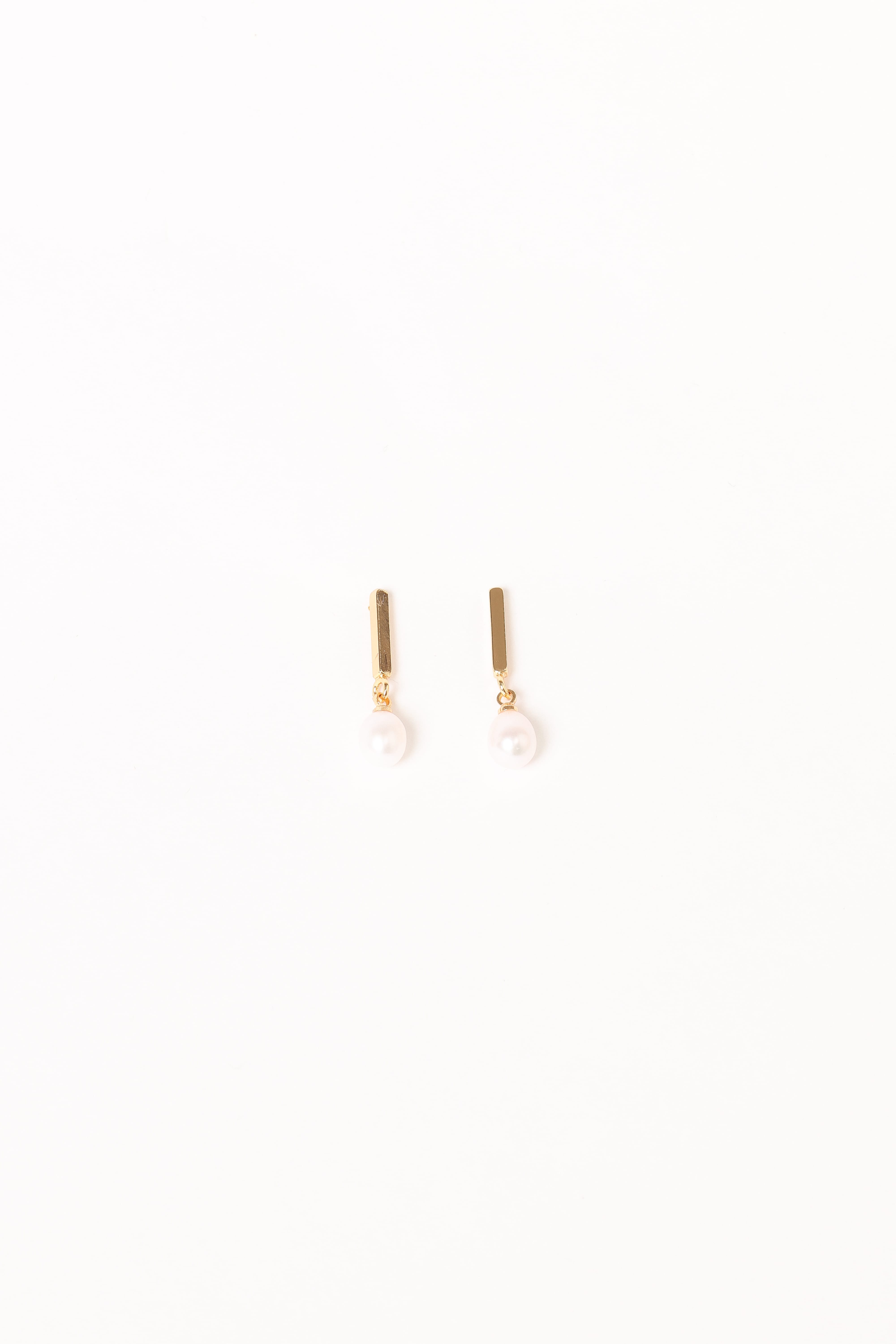 Calista Earrings - Gold/Pearl